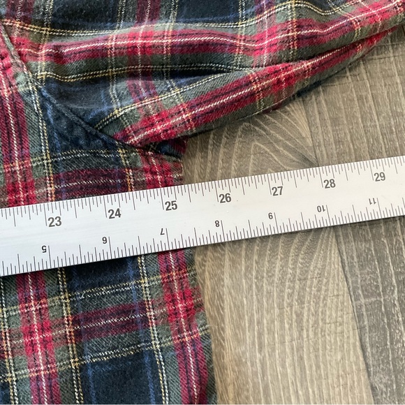 VTG LL Bean Scotch Plaid Flannel Shirt
# 0MT38
Men’s Large TALL
Black Red Green - Picture 6 of 7